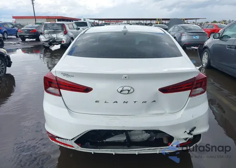 2019 Hyundai Elantra Value Edition z USA, uszkodzony, nr VIN 5NPD84LF1KH455379